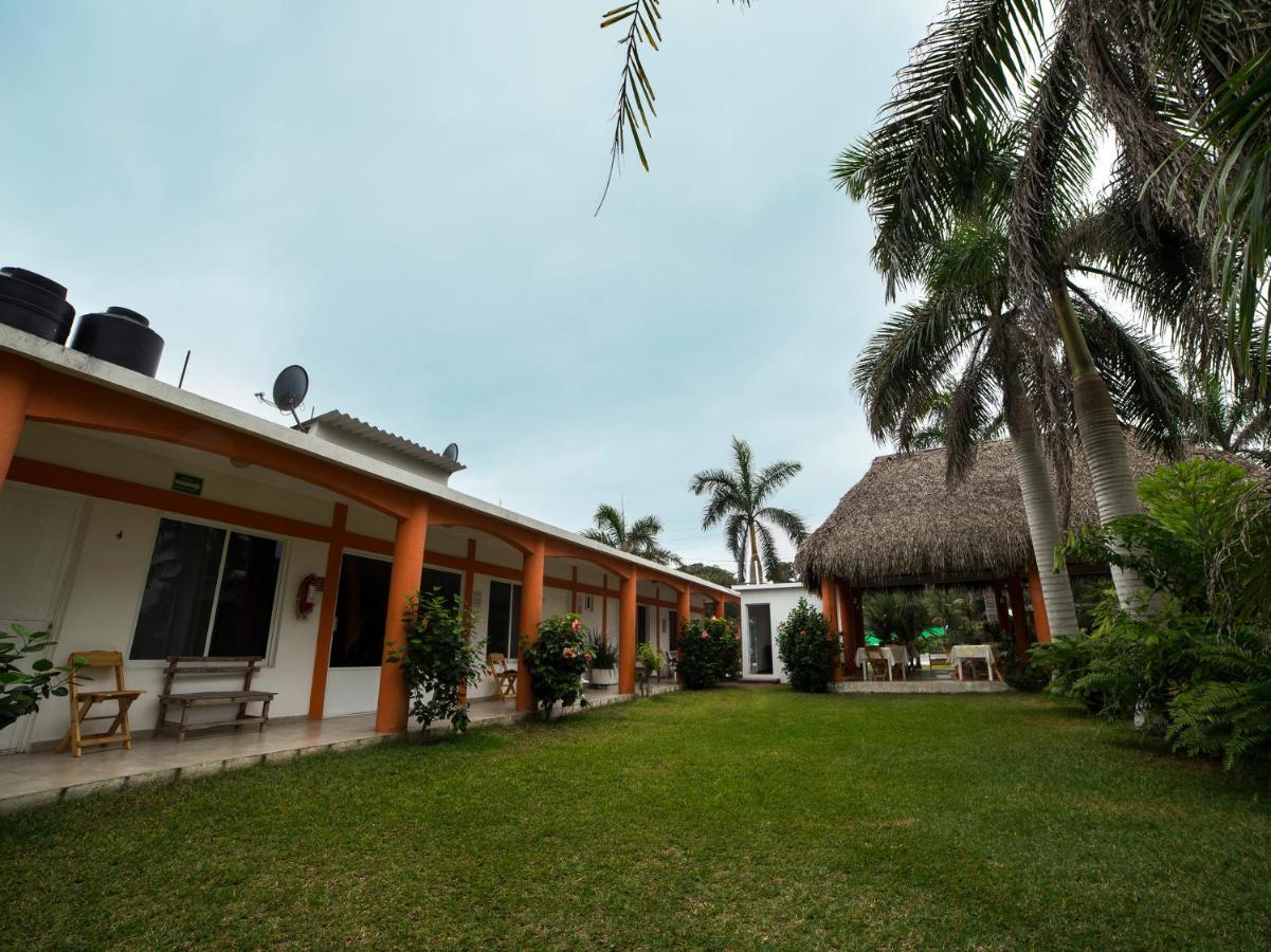 كوستا إسميرالدا Hotel Y Restaurant Casa Del Mar المظهر الخارجي الصورة