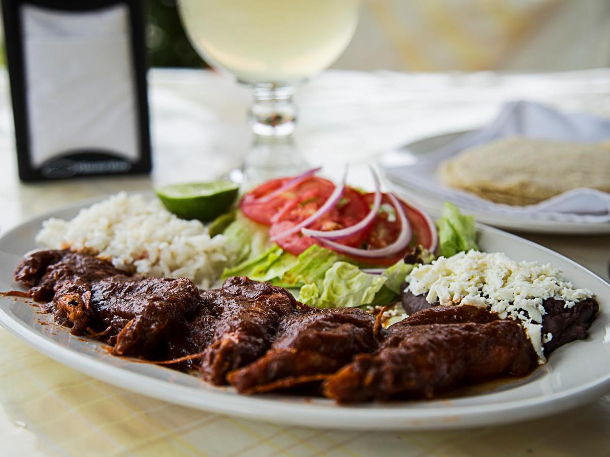 كوستا إسميرالدا Hotel Y Restaurant Casa Del Mar المظهر الخارجي الصورة